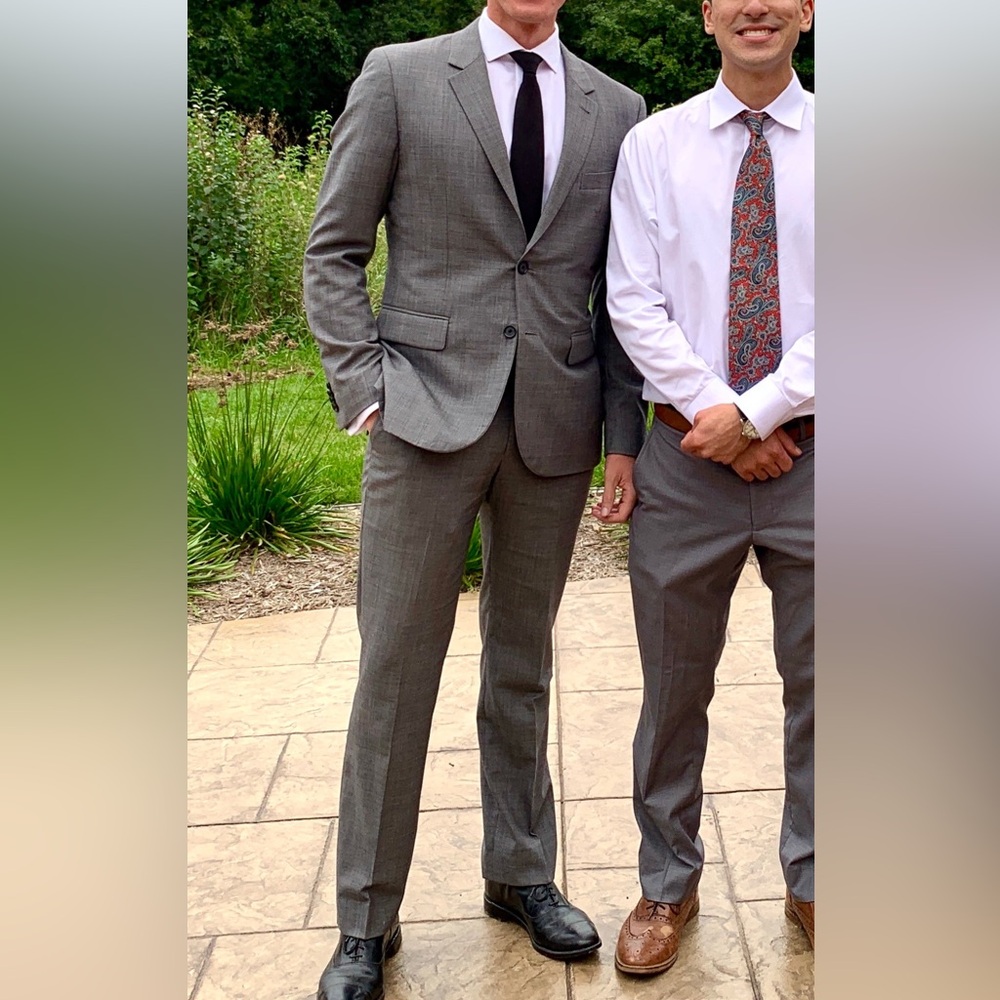 Grey sharkskin suit from Indochino (42R, 32w)